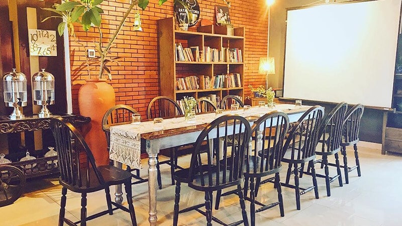 Tempat Ngopi di Jogja - Raya's Kitchen & Coffee