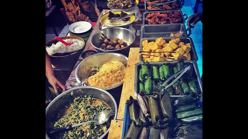 Wisata Kuliner Bandung Enak dan Murah - Warung Nasi Bu Eha