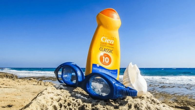 Rekomendasi 4 Sunscreen Terbaik untuk Wajah Berminyak